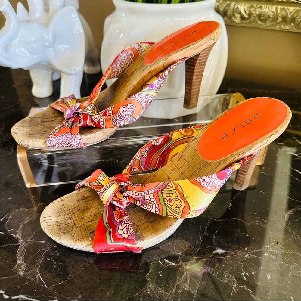 UNISA VIBRANT CLOTH PAISLEY STRAP HIGH HEEL SIZE 9M W/ 4” HEEL GOOD STYLISH